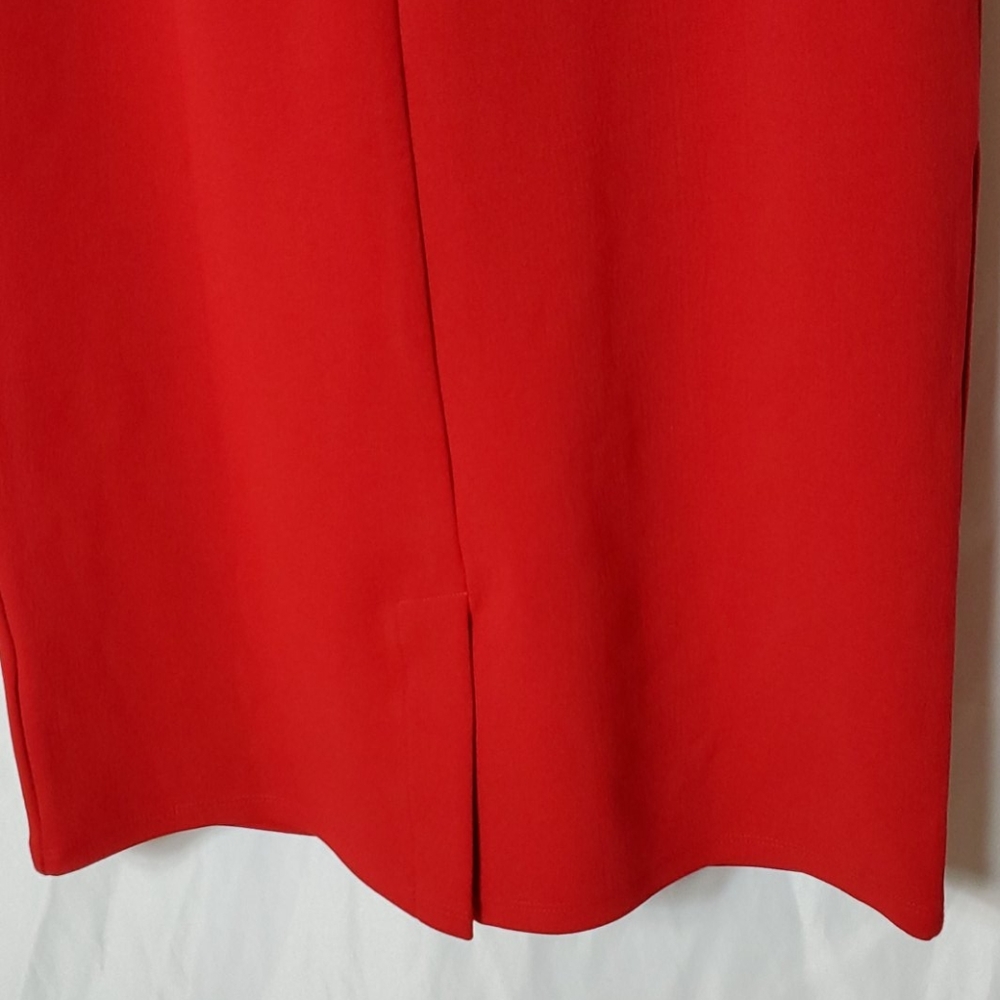 Red Dress - Picture 4 of 5